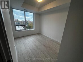 500 Plains Rd E in Burlington, ON - Building Photo - Building Photo