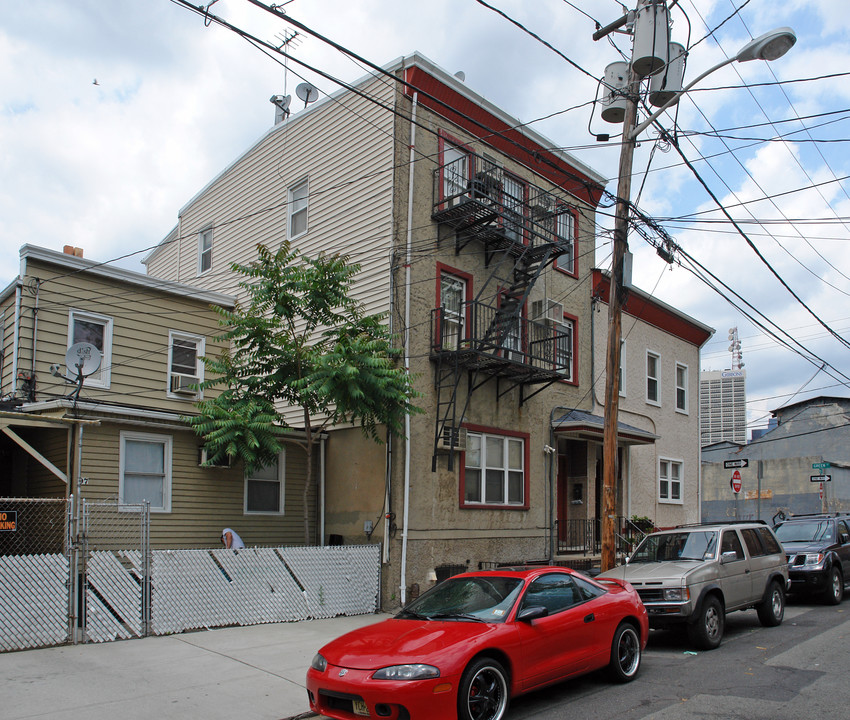 93-95 Bruen St in Newark, NJ - Building Photo