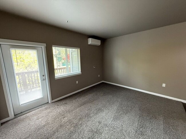 4235 Hawthorne Ave NE in Salem, OR - Building Photo - Building Photo