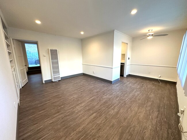 7100 Ramsgate Ave in Los Angeles, CA - Building Photo - Building Photo