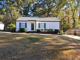 1780 Crestridge Dr SE in Marietta, GA - Building Photo