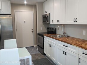 390 W Cocoa Beach Causeway, Unit 30-4 in Cocoa Beach, FL - Building Photo - Building Photo