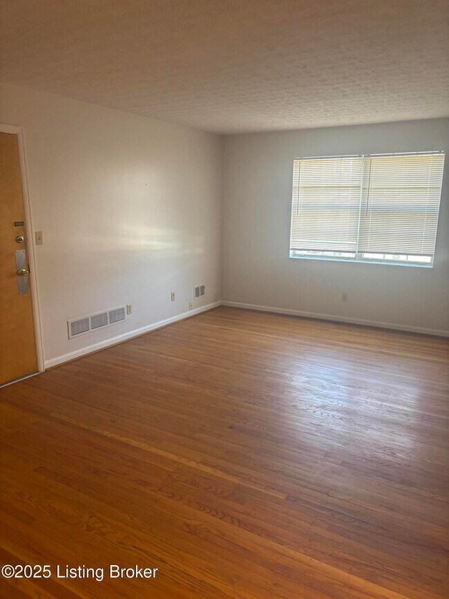 4218 N Church Way in Louisville, KY - Building Photo - Building Photo