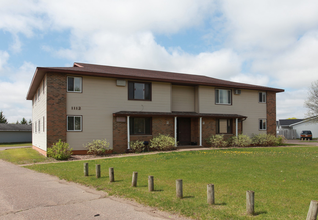 1112 Imperial Cir in Eau Claire, WI - Building Photo