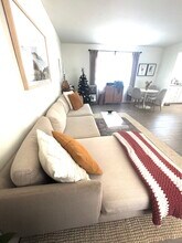 501 18th St, Unit C in Huntington Beach, CA - Foto de edificio - Building Photo