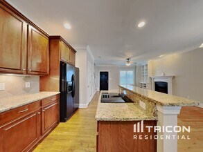 806 Natural Springs Ct in Fuquay Varina, NC - Building Photo - Building Photo