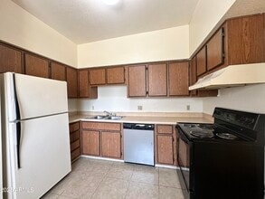 2801 E Monte Cristo Ave in Phoenix, AZ - Building Photo - Building Photo