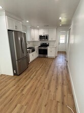 10427 Beach St in Bellflower, CA - Building Photo - Building Photo