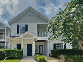 575 Oakleaf Plantation Pkwy in Orange Park, FL - Building Photo