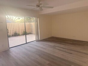 2622 NW 7th Ct in Delray Beach, FL - Foto de edificio - Building Photo