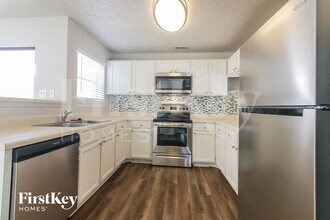 2216 Turf Club Dr in Arlington, TX - Building Photo - Building Photo