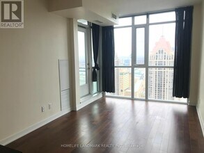 4065 Brickstone Mews in Mississauga, ON - Building Photo - Building Photo