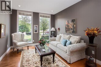 1245 Lyoness Ct in Windsor, ON - Building Photo - Building Photo