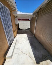 1531 W 71st St in Los Angeles, CA - Building Photo - Building Photo