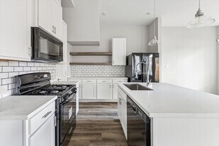 208 Clark Rd in Houston, TX - Building Photo