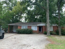 307 Rosedale Pl in Valdosta, GA - Building Photo