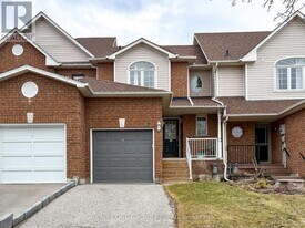 47 Cornish Dr in Clarington, ON - Building Photo