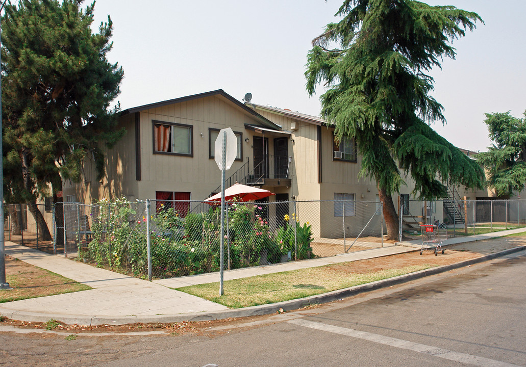 1440 E Yale Ave in Fresno, CA - Building Photo