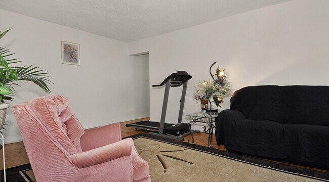 1286 Islington Ave in Toronto, ON - Building Photo - Building Photo