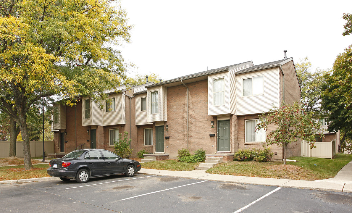 McCoy Townhouses in Detroit, MI - Building Photo