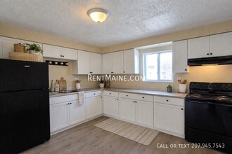 8 Hillside Ln, Unit 3 in Lewiston, ME - Building Photo - Building Photo