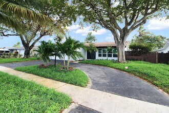 5300 Adams St in Hollywood, FL - Building Photo - Building Photo