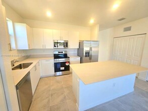 2800 SE 23rd Terrace in Homestead, FL - Building Photo - Building Photo
