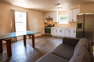337 Oakland Ave, Unit 337 in Oakland, CA - Foto de edificio - Building Photo