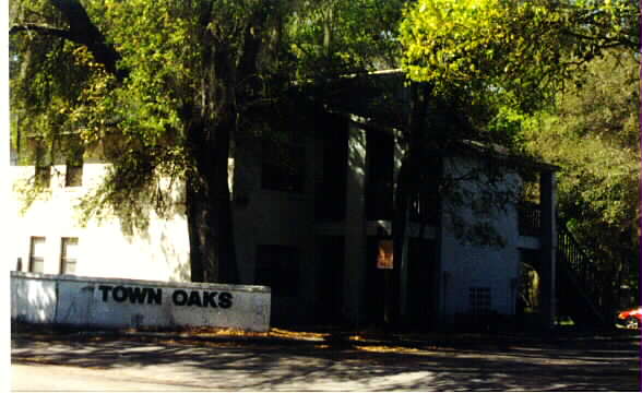 Town Oaks Apartments in Orlando, FL - Foto de edificio