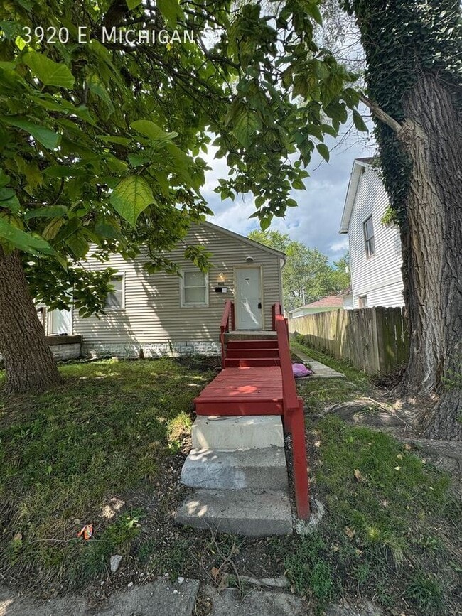 3920 E Michigan St in Indianapolis, IN - Building Photo - Building Photo