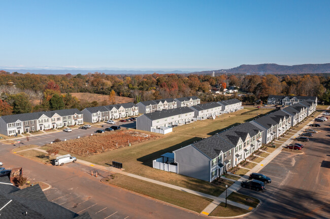 Hampton Townes in Greenville, SC - Foto de edificio - Building Photo