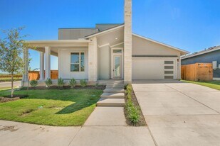 8417 Yokohama Terrace in Austin, TX - Building Photo