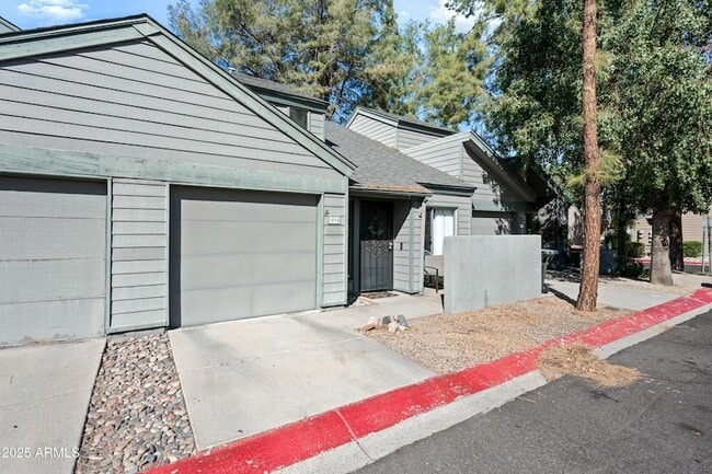 14002 N 49th Ave in Glendale, AZ - Building Photo - Building Photo