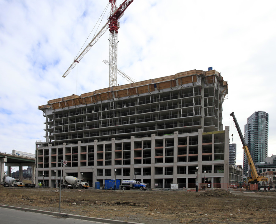 York Harbour Club in Toronto, ON - Building Photo