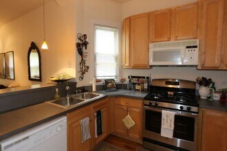 2430 N Marshfield Ave, Unit M00H in Chicago, IL - Building Photo - Building Photo