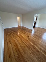 5937 Oakwood Ave, Unit 3 in Cincinnati, OH - Building Photo