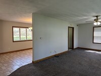 1440 S Demeter Dr in Freeport, IL - Building Photo - Building Photo