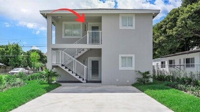 2926 NW 58th St in Miami, FL - Building Photo - Building Photo