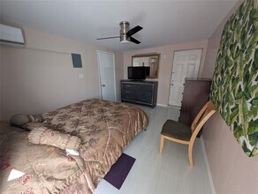 2453 NW 73rd Ave in Sunrise, FL - Building Photo - Building Photo