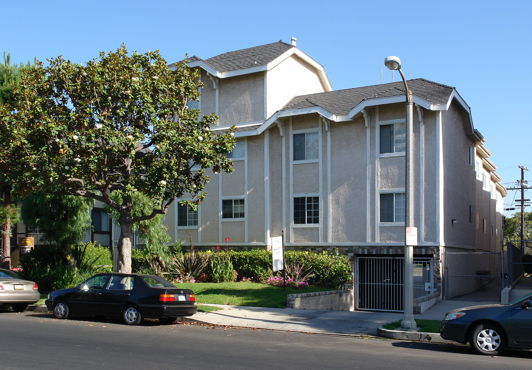 5313 W 99th Pl in Los Angeles, CA - Building Photo