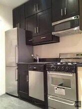 120 1/2 1st Ave in New York, NY - Building Photo - Building Photo