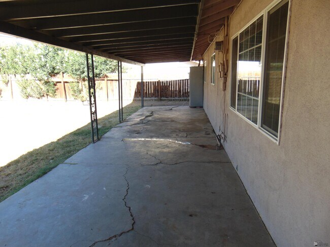 1921 W 16th Pl in Yuma, AZ - Building Photo - Building Photo