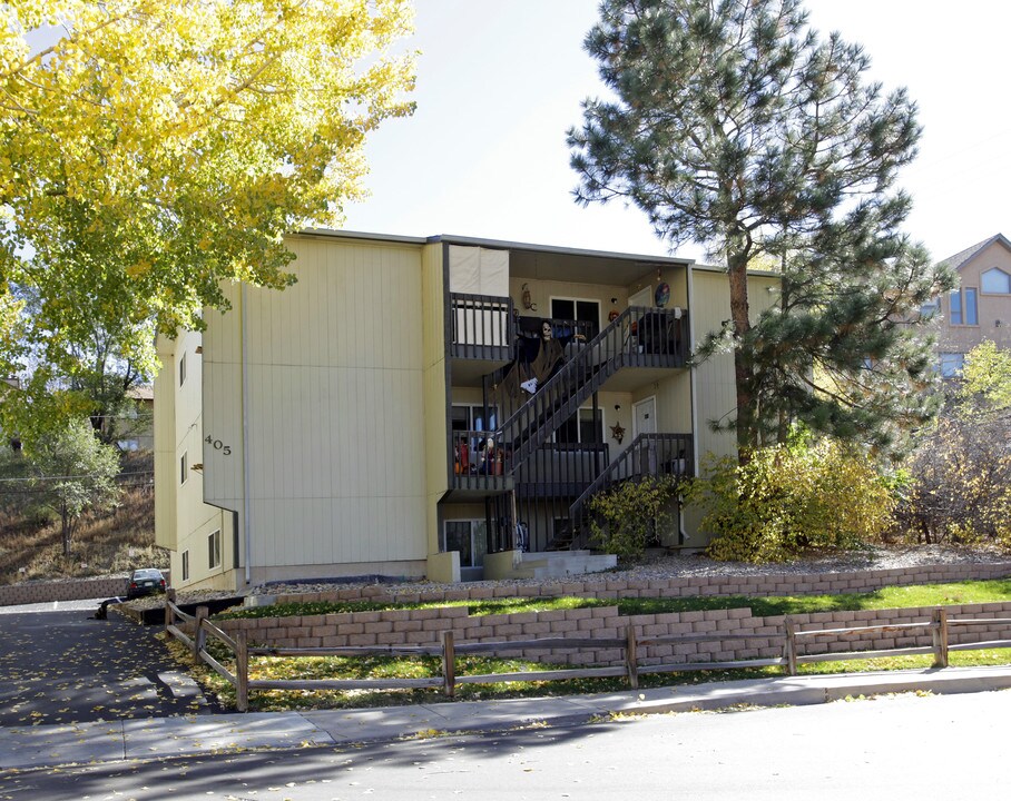 405 Saint Vrain Pl in Colorado Springs, CO - Foto de edificio