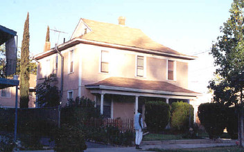 3447-3449 4th St in Riverside, CA - Foto de edificio - Building Photo