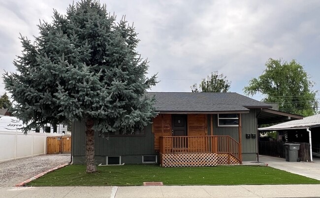 property at 1030 Lindy St