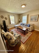 2402 Bradley Ave in Louisville, KY - Foto de edificio - Building Photo