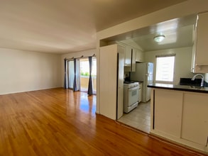 947 12th St in Santa Monica, CA - Building Photo - Building Photo