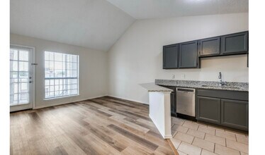 6108 Abrams Rd in Dallas, TX - Building Photo - Building Photo
