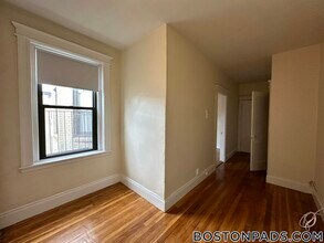 1144 Commonwealth Ave, Unit 43 in Boston, MA - Foto de edificio - Building Photo