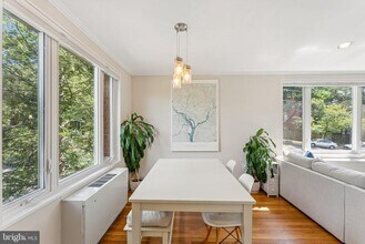 2400 41st St NW in Washington, DC - Building Photo - Building Photo